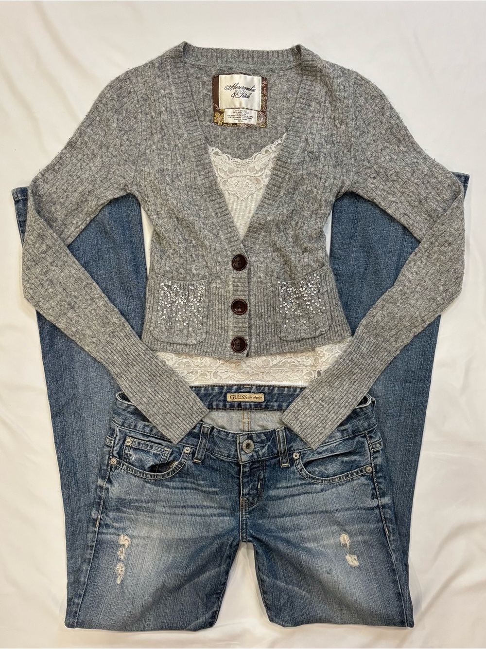 Vintage Rare 2000s Abercrombie & Fitch Gray Cable-Knit V-Neck Button Cardigan